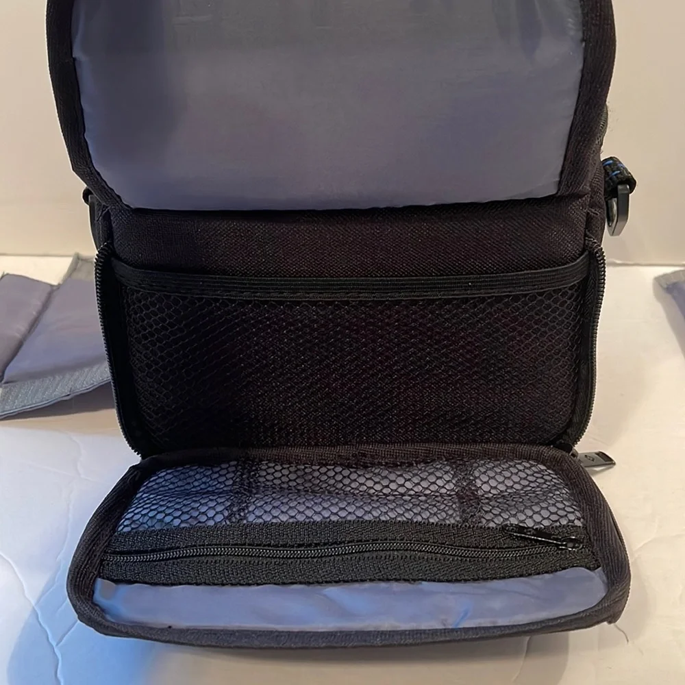 NWOT Samsonite Camera Case w/Shoulder Strap & Carrying Handle